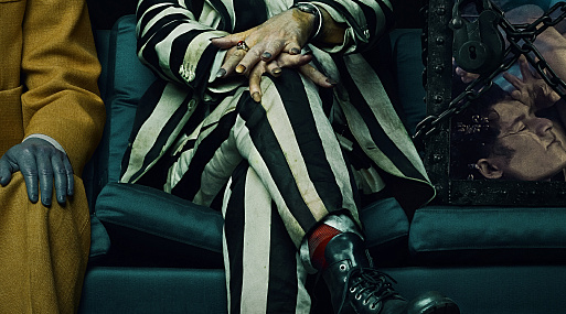 Майкл Китон ждёт своей очереди на новом постере «Битлджуса Битлджуса»