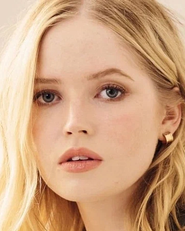 Элли Бамбер