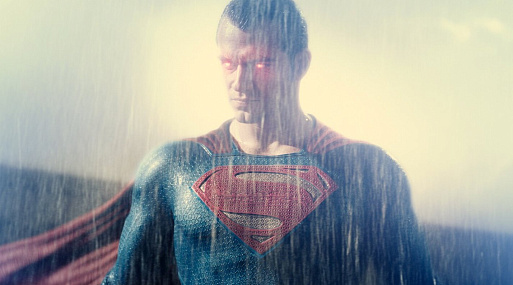 Генри Кавиллу понравился фильм «Флэш» с Супергёрл