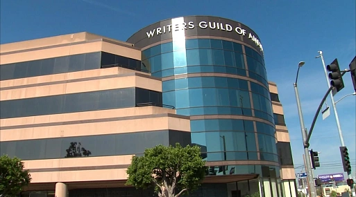 Американские сценаристы хотят легализовать применение нейросетей в кинопроизводстве