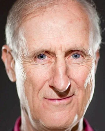 Джеймс Кромуэлл