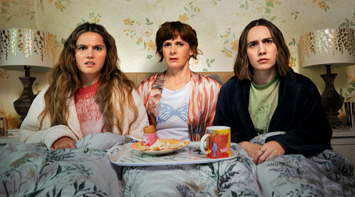 В «Амедиатеке» вышел второй сезон «Этих храбрых девочек» от А24