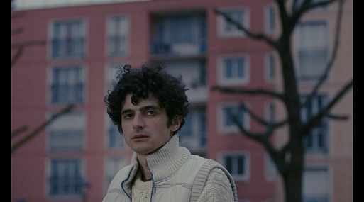 Красочные детали арт-постера французской комедии «Хороший мальчик»