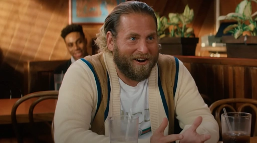 Джона Хилл добивается расположения Эдди Мёрфи в тизере комедии «Эти люди»