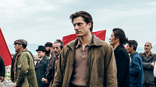 Мартин Иден ищет славы в русском трейлере экранизации романа Джека Лондона