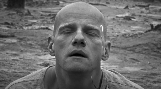 Юрий Колокольников спасает планету от экологической катастрофы в новом клипе группы «Мумий Тролль»