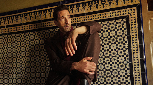 Эдриан Броуди превращает в искусство рекламу чемоданов