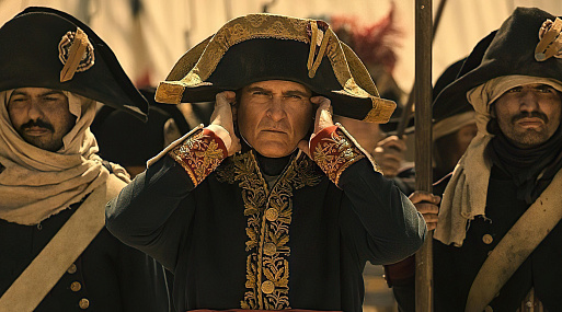 Хоакин Феникс на новом кадре «Наполеона»