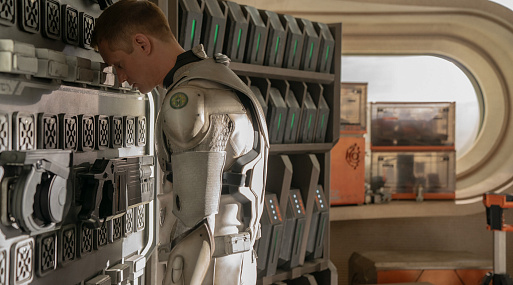 «Киллербота» с Александром Скарсгардом продлили на второй сезон