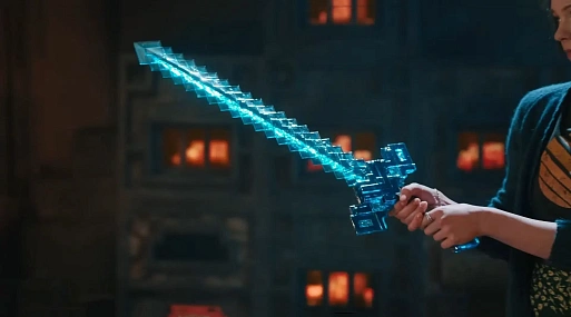 Джейсон Момоа встречает Крипера в новом ролике «Minecraft в кино»