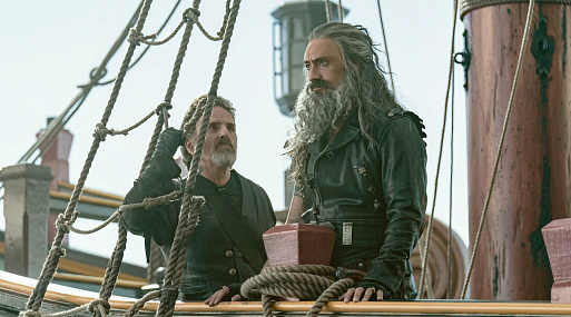 Дэвид Дженкинс показал фото сценария нового эпизода шоу «Наш флаг означает cмерть»