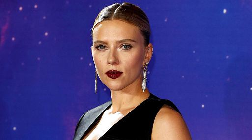 Слух: Скарлетт Йоханссон, Майкл Фассбендер и Пенелопа Крус вместе сыграют в ромкоме