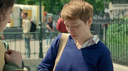 Леа Сейду не может сдержать слёз в отрывке из фильма «Одним прекрасным утром»