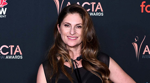 Режиссёр «Мулан» экранизирует бестселлер «Великолепные руины»