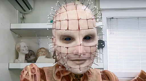 Процесс нанесения грима Пинхеда на Джейми Клейтон занимал четыре часа