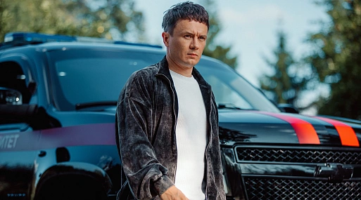 Илья Соболев откроет в себе экстрасенсорные способности в сериале «Зовите Витю!»