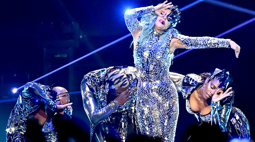 Потоковые сервисы покажут концерт One World: Together At Home в поддержку медработников. Среди выступающих – Леди Гага и Билли Айлиш