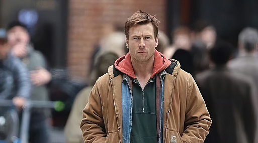 Глен Пауэлл на съёмках «Бегущего человека»