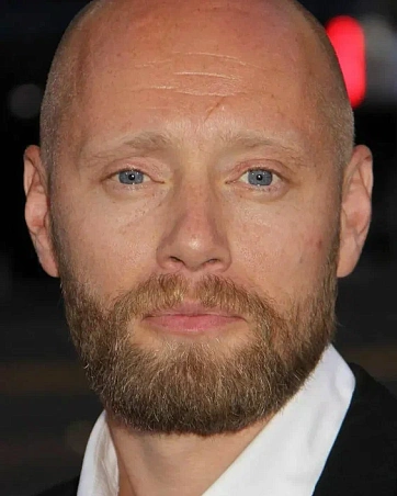 Аксель Хенни