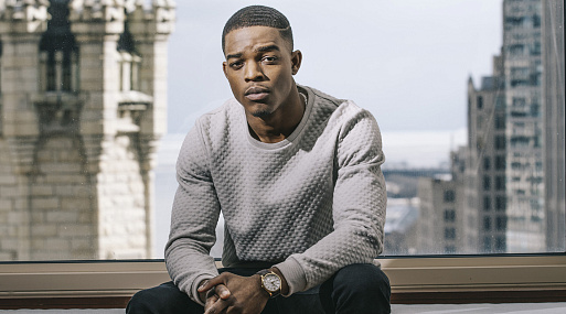 Стефан Джеймс получил роль Карла Уэзерса в фильме «Я играю Рокки» Питера Фаррелли