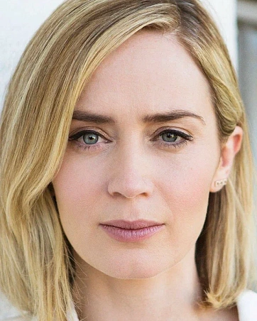 Эмили Блант