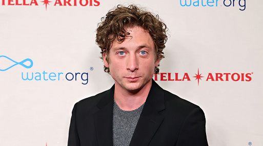 Джереми Аллен Уайт и Майки Мэдисон могут сыграть в сиквеле «Социальной сети»