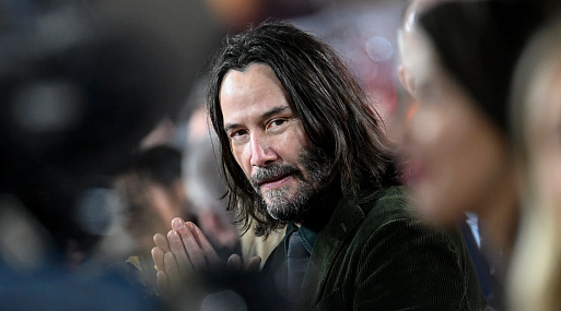 Киану Ривз подарил каскадёрам из «Джона Уика 4» памятные футболки