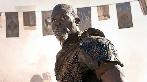 Опубликованы постер и фото со съёмок «Мятежной Луны» Зака Снайдера