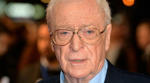 Майкл Кейн не моргал восемь лет, чтобы улучшить свою актёрскую игру