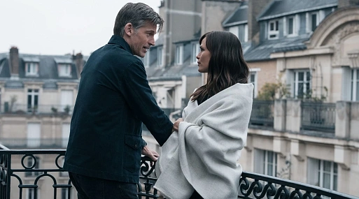 Дженнифер Гарнер и Николай Костер-Вальдау в трейлере второго сезона «Последнее, что он сказал мне»