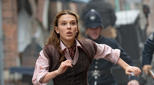 Появились кадры из «Энолы Холмс 2» с Милли Бобби Браун и Генри Кавиллом