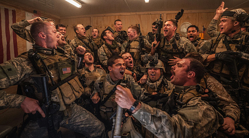 Критики тепло встретили военный экшен «Под огнём» Алекса Гарленда