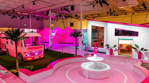 Mattel открыла к выходу «Барби» тематическое иммерсивное пространство