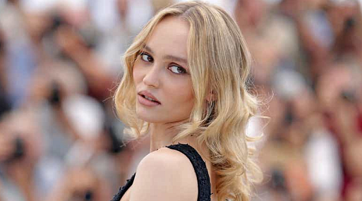 Лили-Роуз Депп защищает откровенные сцены в сериале «Кумир»