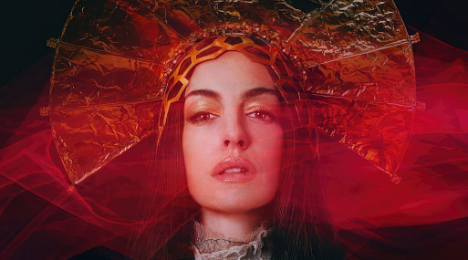 Энн Хэтэуэй и Михаэла Коэл в трейлере фильма «Мать Мария» от A24