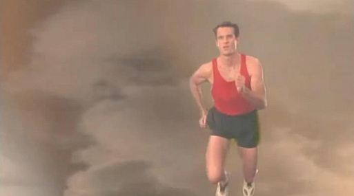 Видео: реклама кроссовок Adidas от Дэвида Линча