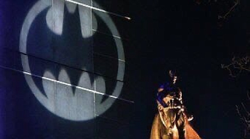 В Лондоне появилась статуя Темного Рыцаря