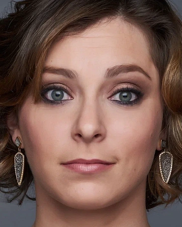 Рэйчел Блум