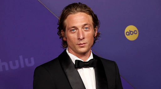 Бен Стиллер может снять военную драму Airman с Джереми Алленом Уайтом для A24