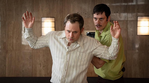 Билл Скарсгард на первых кадрах триллера «Провод мертвеца»