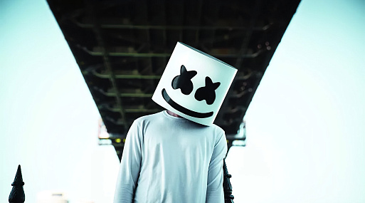 Загадочный DJ Marshmello озвучит персонажа в новом фильме про «Смурфиков»
