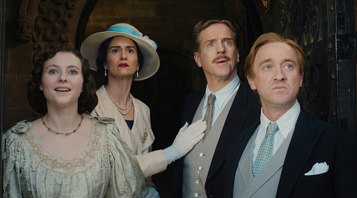 Дублированный трейлер безудержной комедии «Фэкхем-Холл» от Джимми Карра