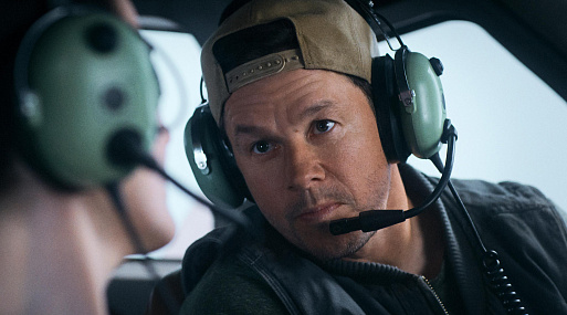 Марк Уолберг сходит с ума в трейлере фильма «Особо опасный пассажир»