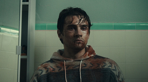 Смотрим дублированный тизер хоррора «Обсессия» Карри Баркера