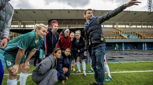 Не играй, как Бекхэм: в прокате «Нефутбол» Максима Свешникова