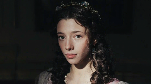 Полина Гухман сыграет Наташу Ростову в «Войне и мире» Сарика Андреасяна