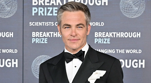 Крис Пайн и Лили-Роуз Депп присоединились к комедии Alpha Gang о вторжении инопланетян