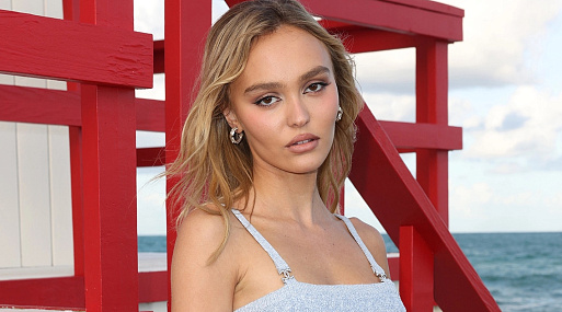 Лили-Роуз Депп не хочет, чтобы о ней судили по фамилии