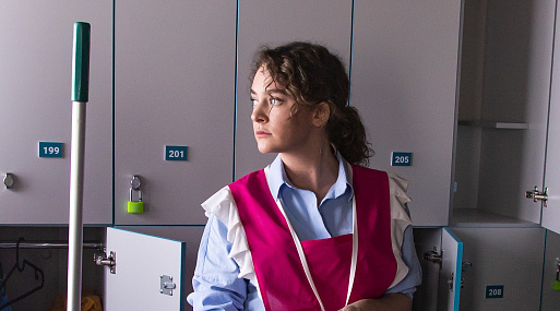 Аглая Тарасова заново открывает мир в трейлере сериала «Вика-ураган»