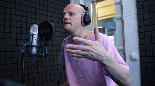 Юрий Колокольников, Никита Ефремов и другие звёзды в трейлере док-сериала «В Хогвартс я не попал»